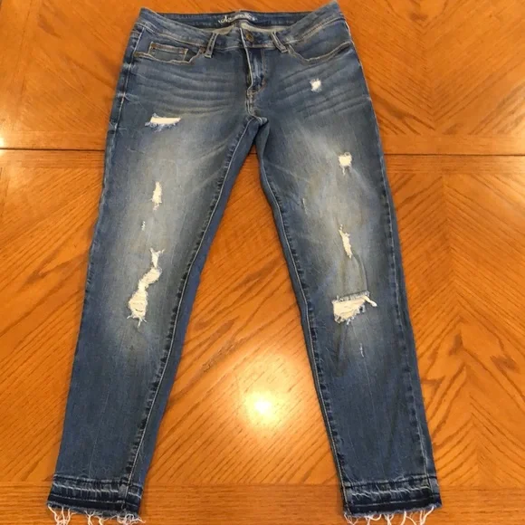 EUC American Rag distressed jeans juniors size 7 - Picture 2 of 8